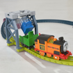 Poza cu THOMAS SET DE JOACA CU LOCOMOTIVA NIA MOTORIZATA SI ACCESORII