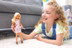 Poza cu PAPUSA BARBIE FASHIONISTA IN ROCHITA ALB CU ROZ